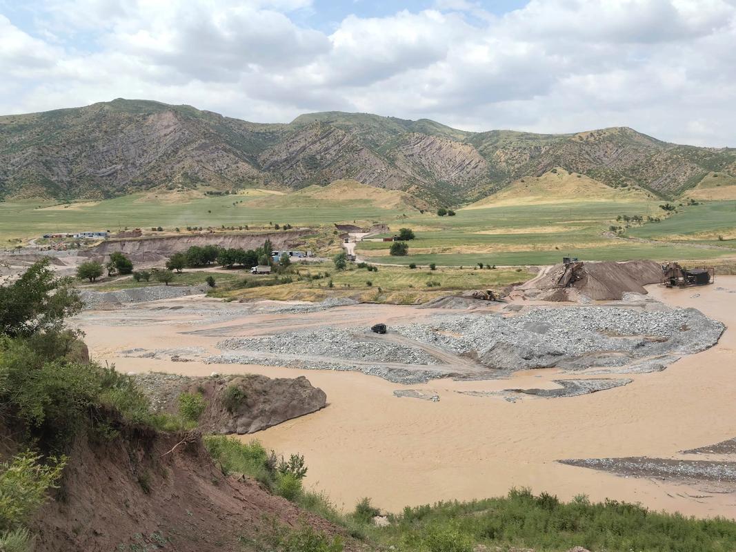 中亞塔吉克斯坦 4噸金礦儲(chǔ)量與其礦產(chǎn)及化工制品產(chǎn)業(yè)